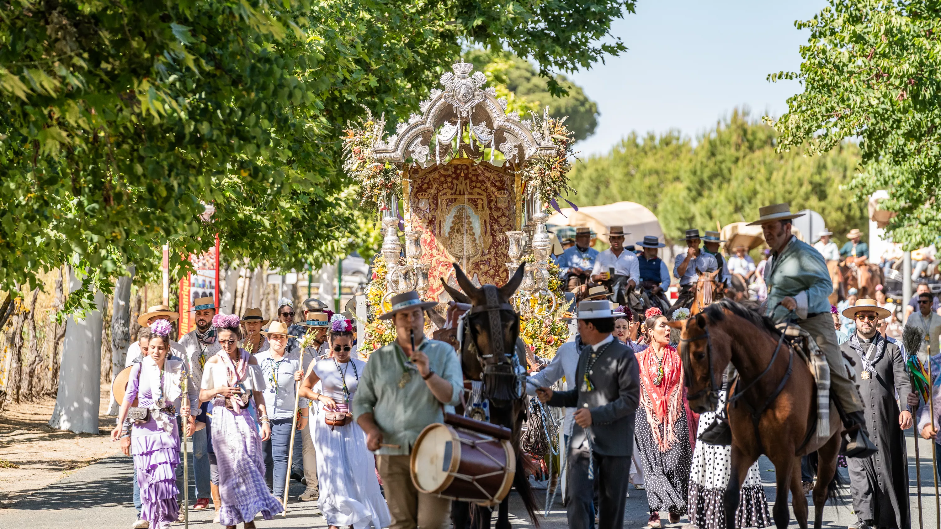 El camino de la Hermandad del Rocío de Lucena El camino de la Hermandad del Rocío de Lucena
