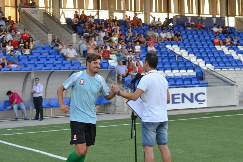 Galería: Presentación del Ciudad de Lucena e imágenes del partido entre el equipo de Sarmiento y el Atlético Mancha Real Galería: Presentación del Ciudad de Lucena e imágenes del partido entre el equipo de Sarmiento y el Atlético Mancha Real