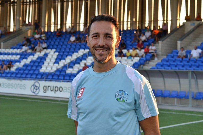 Galería: Presentación del Ciudad de Lucena e imágenes del partido entre el equipo de Sarmiento y el Atlético Mancha Real Galería: Presentación del Ciudad de Lucena e imágenes del partido entre el equipo de Sarmiento y el Atlético Mancha Real