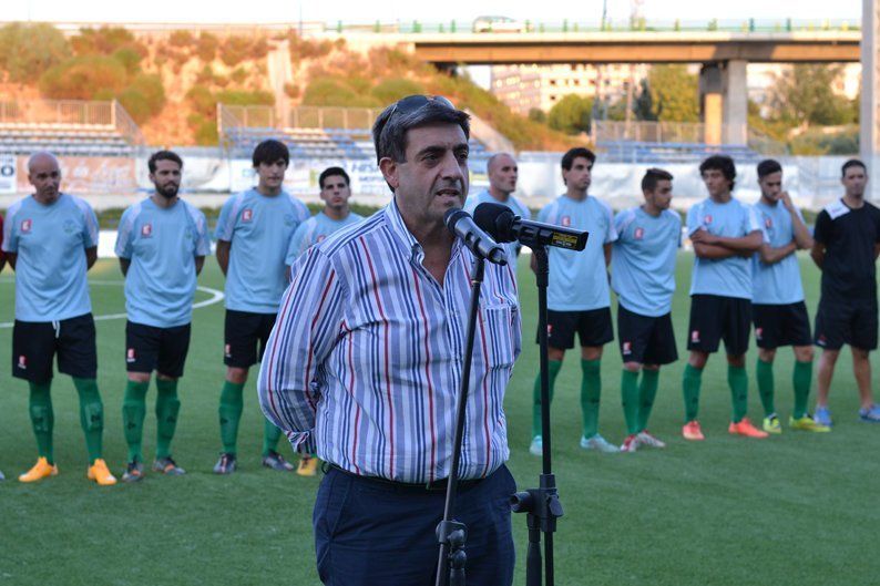 Galería: Presentación del Ciudad de Lucena e imágenes del partido entre el equipo de Sarmiento y el Atlético Mancha Real Galería: Presentación del Ciudad de Lucena e imágenes del partido entre el equipo de Sarmiento y el Atlético Mancha Real