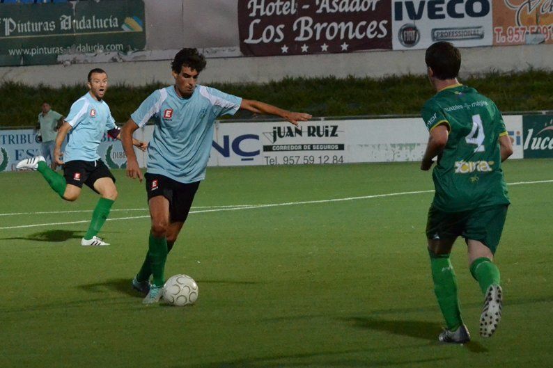 Galería: Presentación del Ciudad de Lucena e imágenes del partido entre el equipo de Sarmiento y el Atlético Mancha Real Galería: Presentación del Ciudad de Lucena e imágenes del partido entre el equipo de Sarmiento y el Atlético Mancha Real