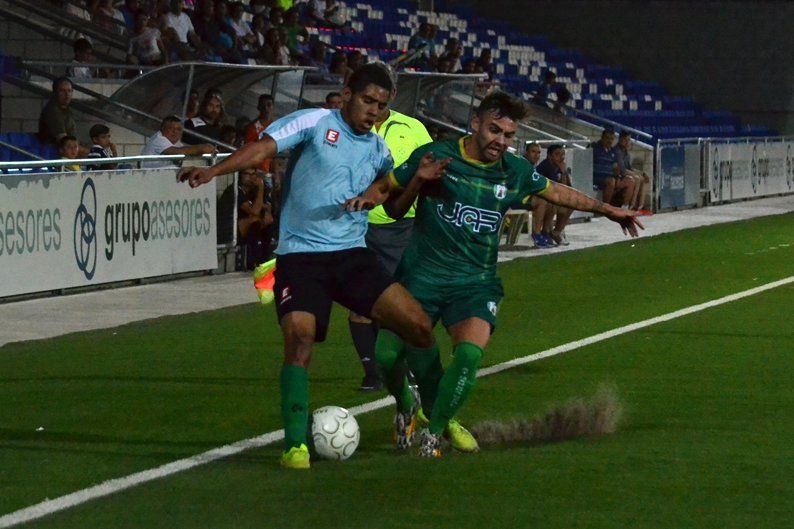 Galería: Presentación del Ciudad de Lucena e imágenes del partido entre el equipo de Sarmiento y el Atlético Mancha Real Galería: Presentación del Ciudad de Lucena e imágenes del partido entre el equipo de Sarmiento y el Atlético Mancha Real