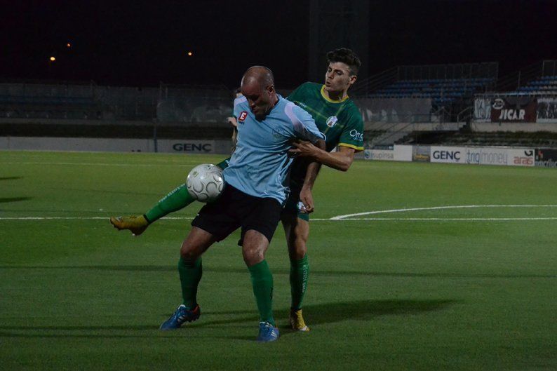 Galería: Presentación del Ciudad de Lucena e imágenes del partido entre el equipo de Sarmiento y el Atlético Mancha Real Galería: Presentación del Ciudad de Lucena e imágenes del partido entre el equipo de Sarmiento y el Atlético Mancha Real