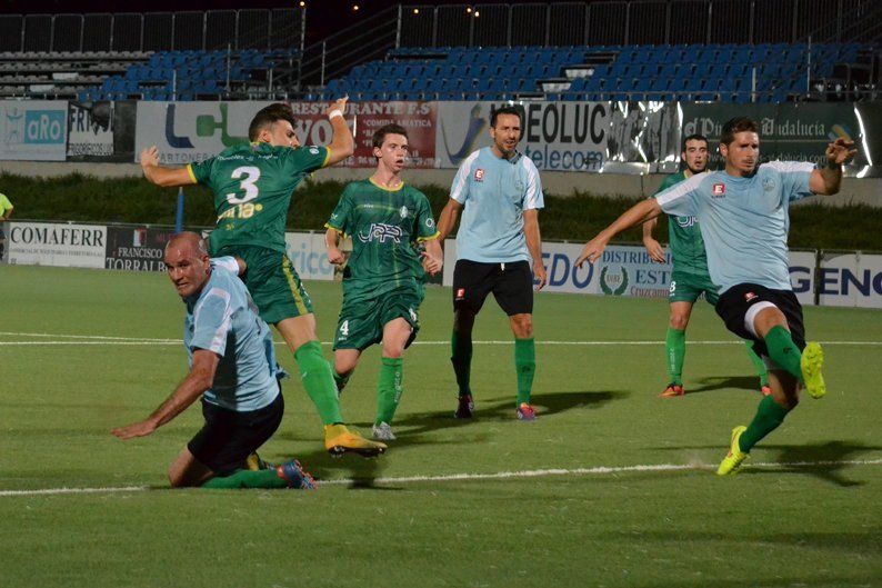 Galería: Presentación del Ciudad de Lucena e imágenes del partido entre el equipo de Sarmiento y el Atlético Mancha Real Galería: Presentación del Ciudad de Lucena e imágenes del partido entre el equipo de Sarmiento y el Atlético Mancha Real