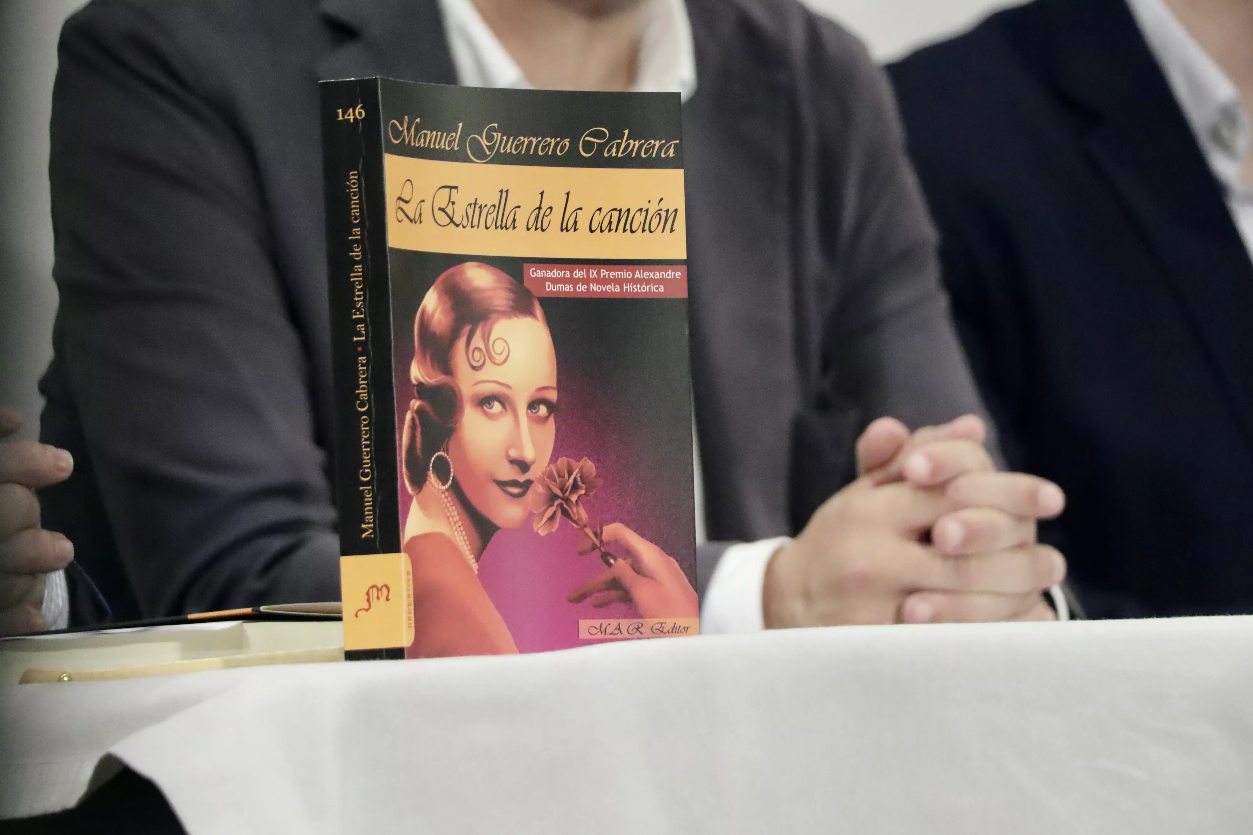 Presentación de la novela de Manuel Guerrero "La Estrella de la canción"