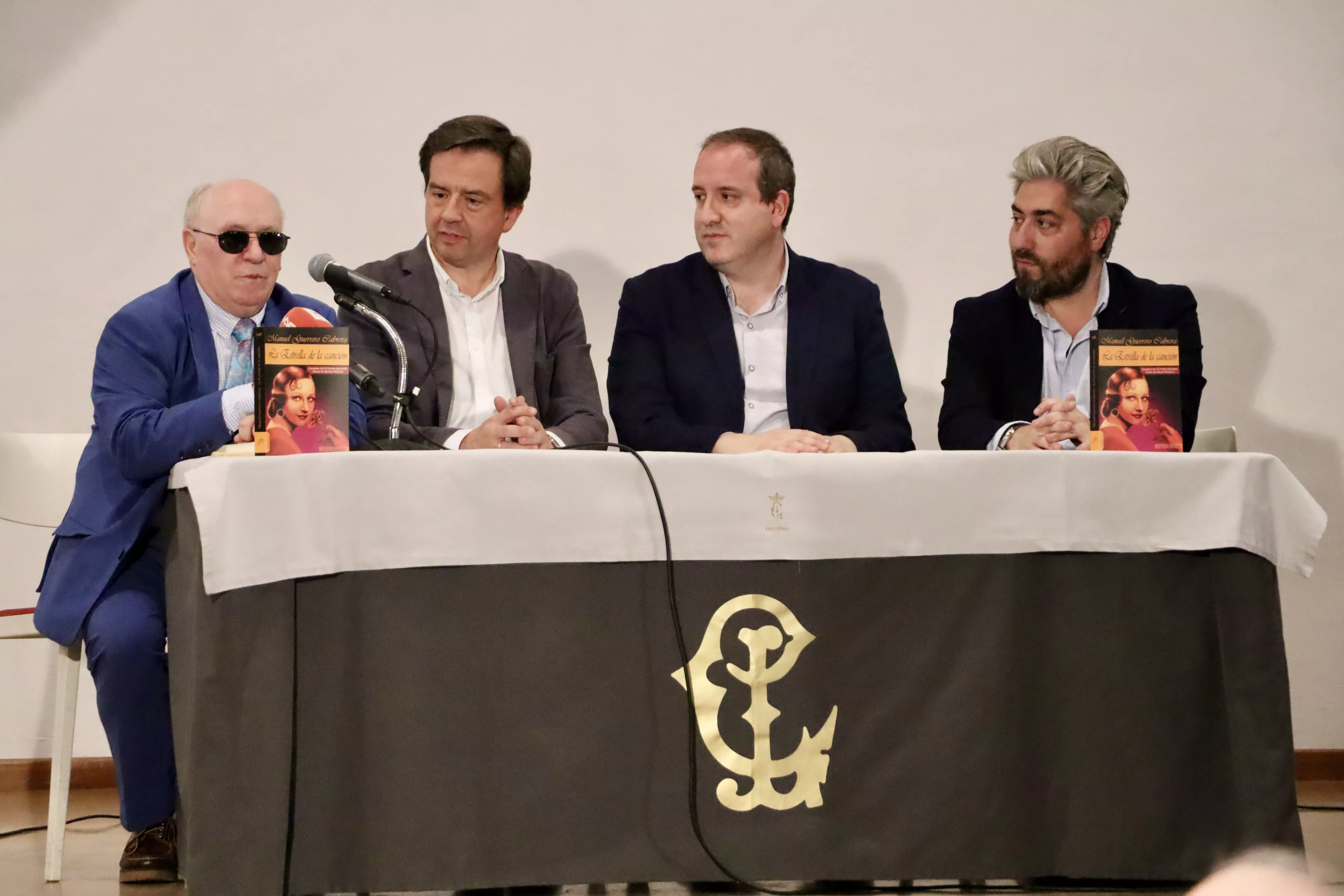 Presentación de la novela de Manuel Guerrero "La Estrella de la canción"