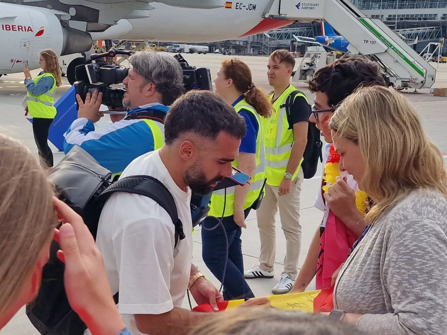 Alumnos del IES Marqués de Comares reciben a la selección española de Fútbol en Alemania