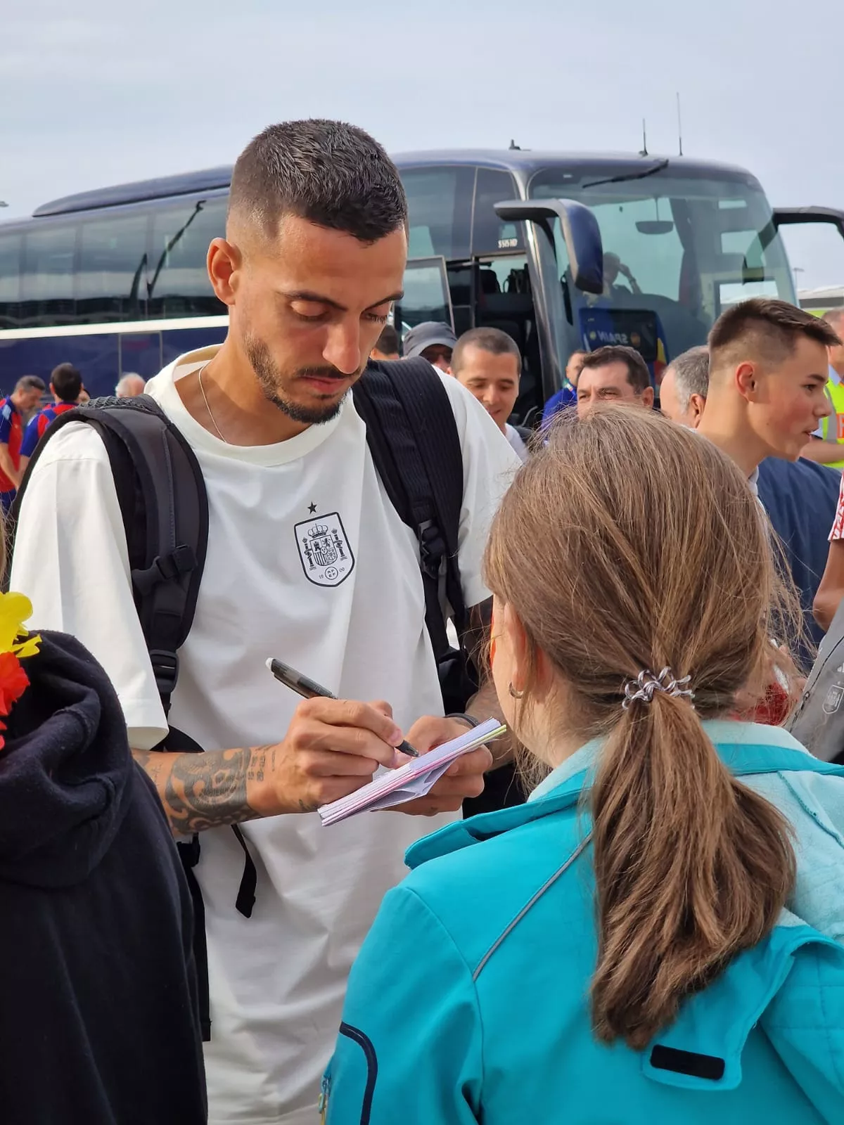 Alumnos del IES Marqués de Comares reciben a la selección española de Fútbol en Alemania