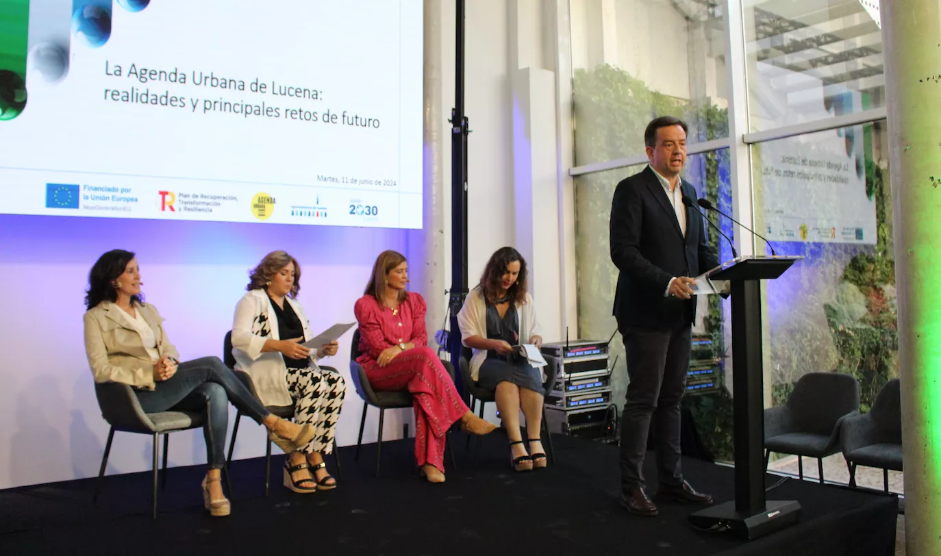 El alcalde, Aurelio Fernández, abrió la sesión de tarde de estas jornadas El alcalde, Aurelio Fernández, abrió la sesión de tarde de estas jornadas