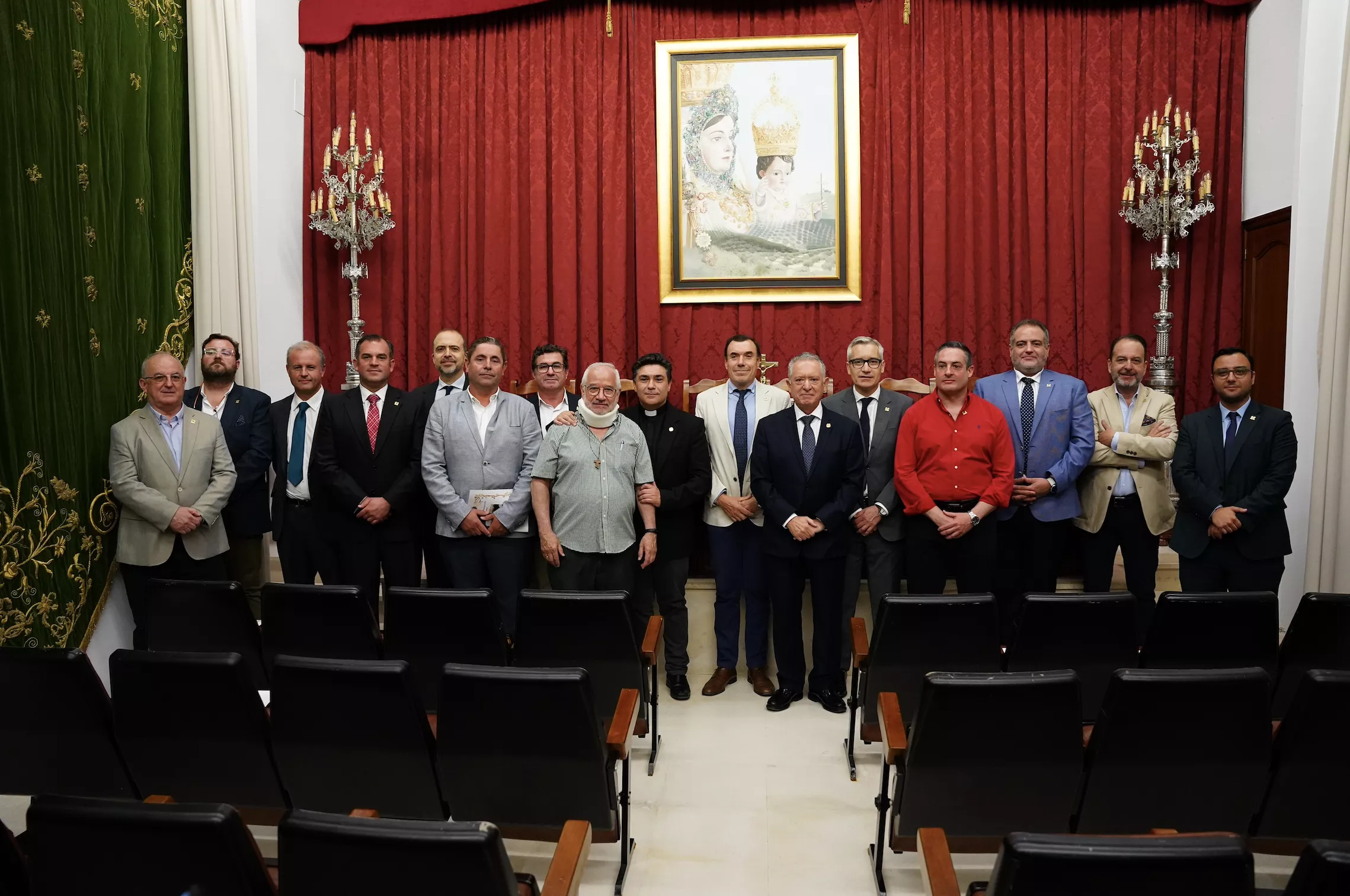 La cofradía ha reconocido a David Aguilera, los conventos lucentinos y los manijeros de los últimos cuatro años