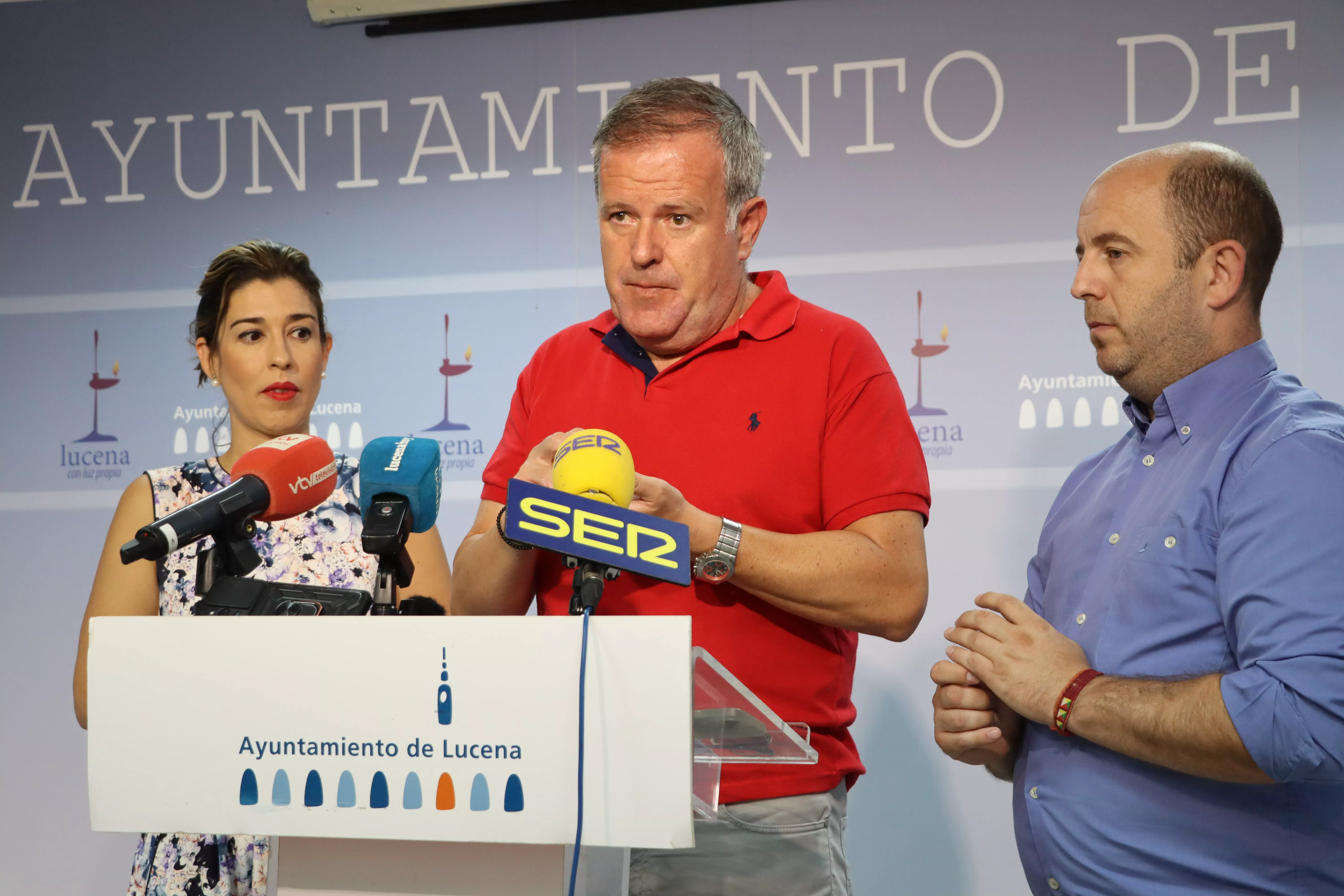 Francisco Algar, junto a los componentes del grupo socialista Teresa Alonso y Jacob Lorenzo