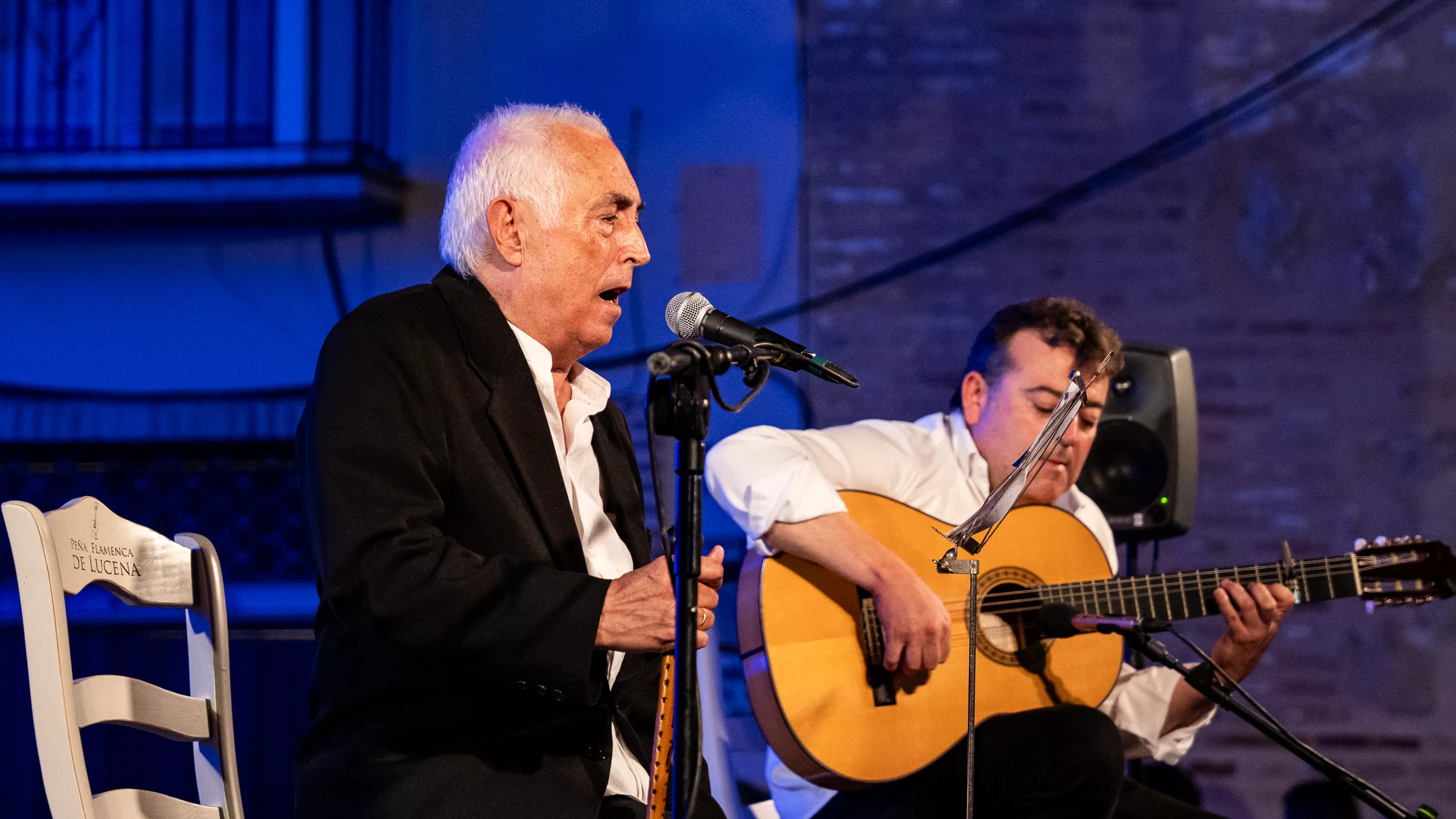 Curro Lucena junto a Ángel Mata, en el festival que lleva su nombre, en el barrio de Santiago