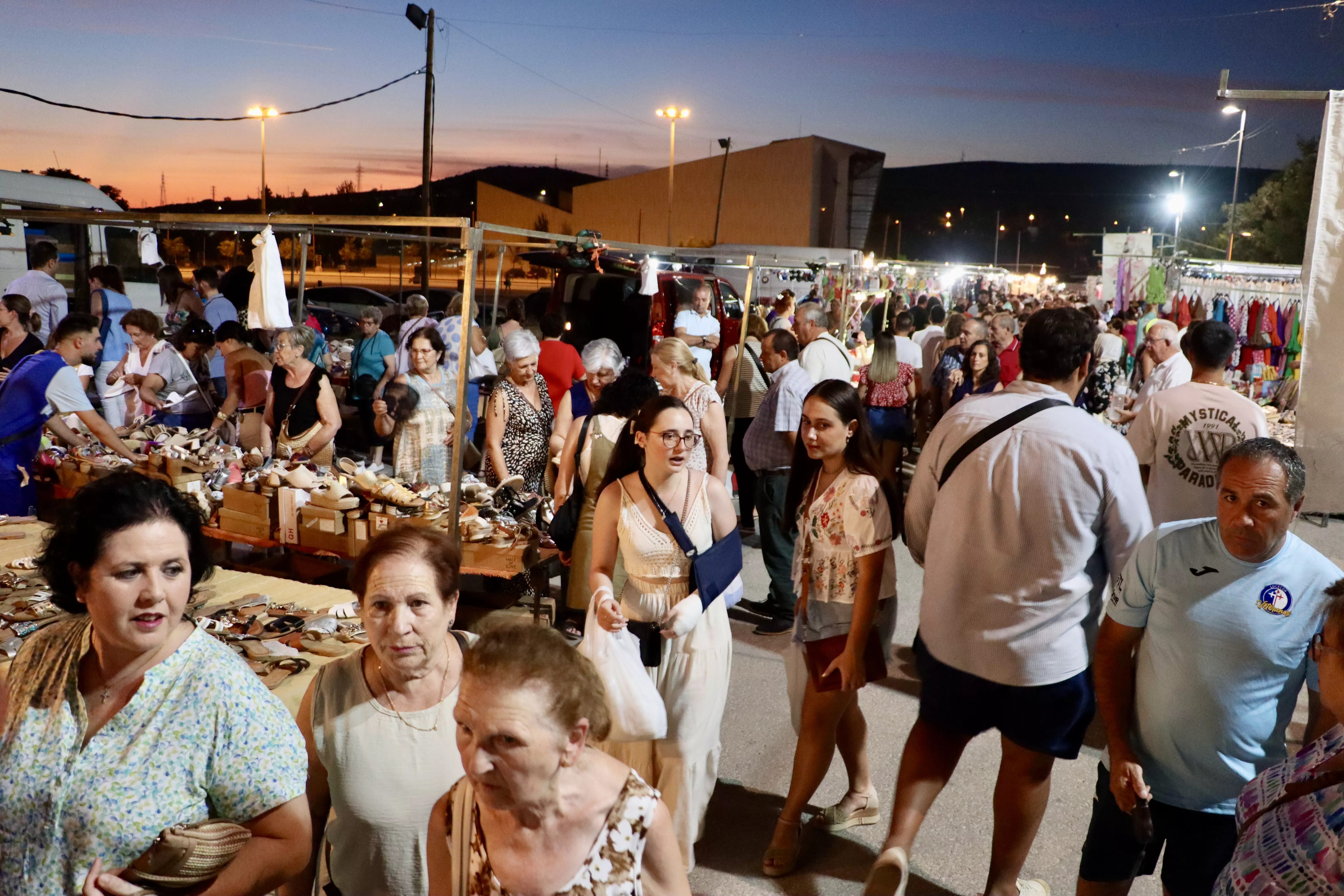 Mercadillo nocturno del sábado