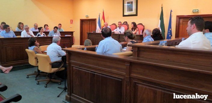  El apoyo del PSOE permite la aprobación de la moción de IU para condenar la caravana franquista 