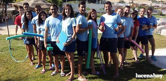  Equipo de Entrenadores y socorristas de los Cursos Intensivos de Natación. Foto: PDM Lucena 