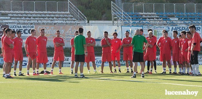  Momentos iniciales del primer entrenamiento de la temporada del Lucena C.F.. Reportaje gráfico de Sergio Rodríguez 