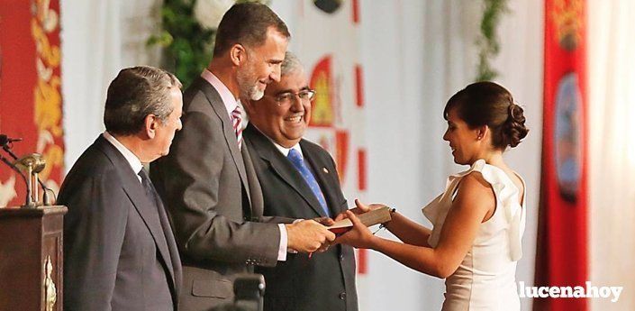  La lucentina Natividad Gómez recibe del Rey Felipe VI el Premio Real Maestranza de Caballería de Sevilla  (fotos) 