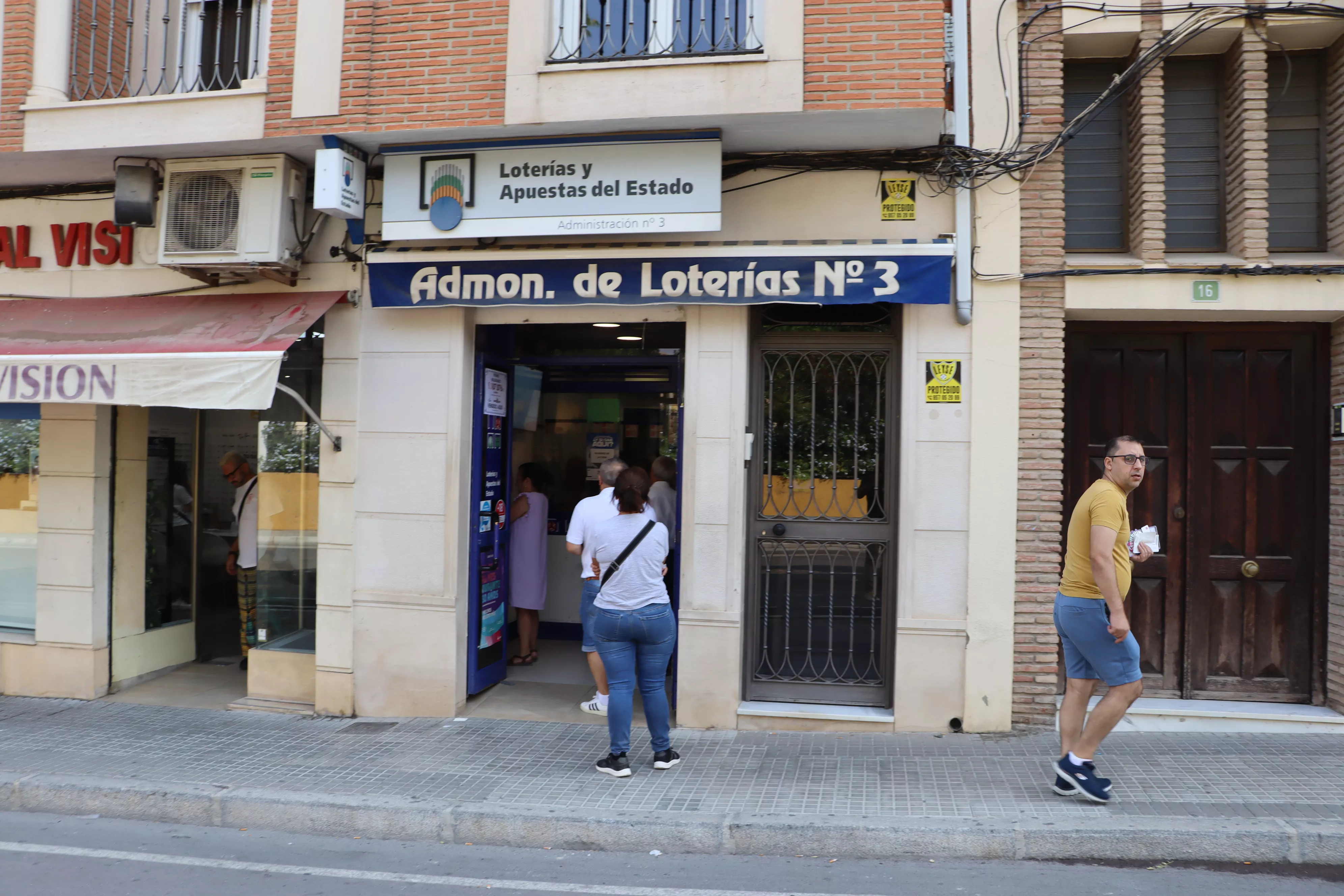 Administración de loterías Nº 3 de Lucena, esta mañana Administración de loterías Nº 3 de Lucena, esta mañana