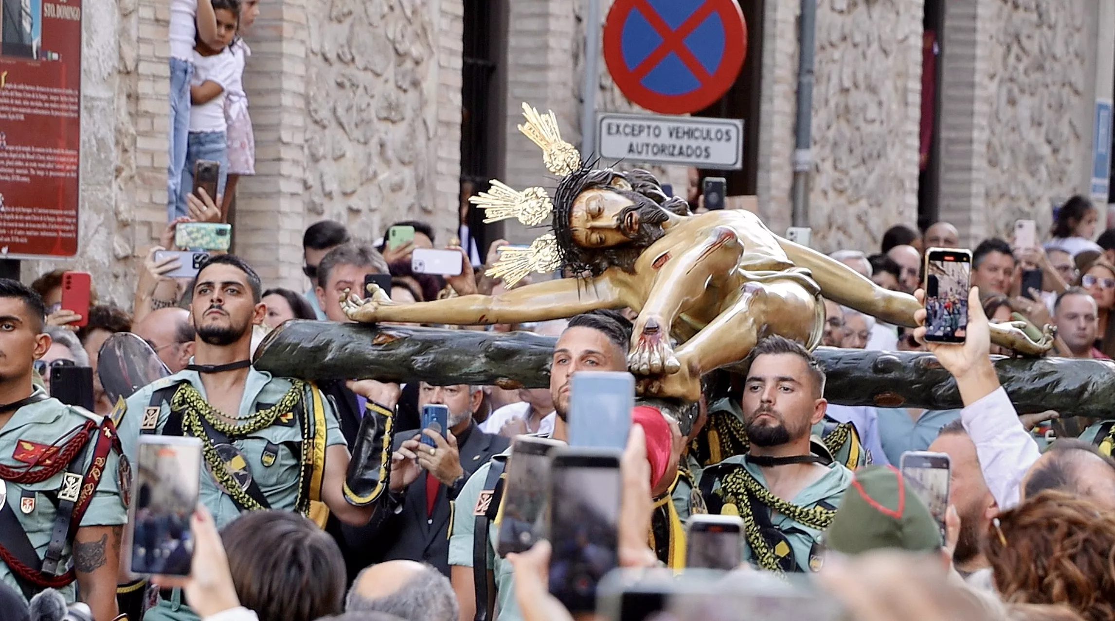 Traslado del Cristo de la Sangre, acompañado por el Tercio Duque de Alba, 2º de la Legión Traslado del Cristo de la Sangre, acompañado por el Tercio Duque de Alba, 2º de la Legión