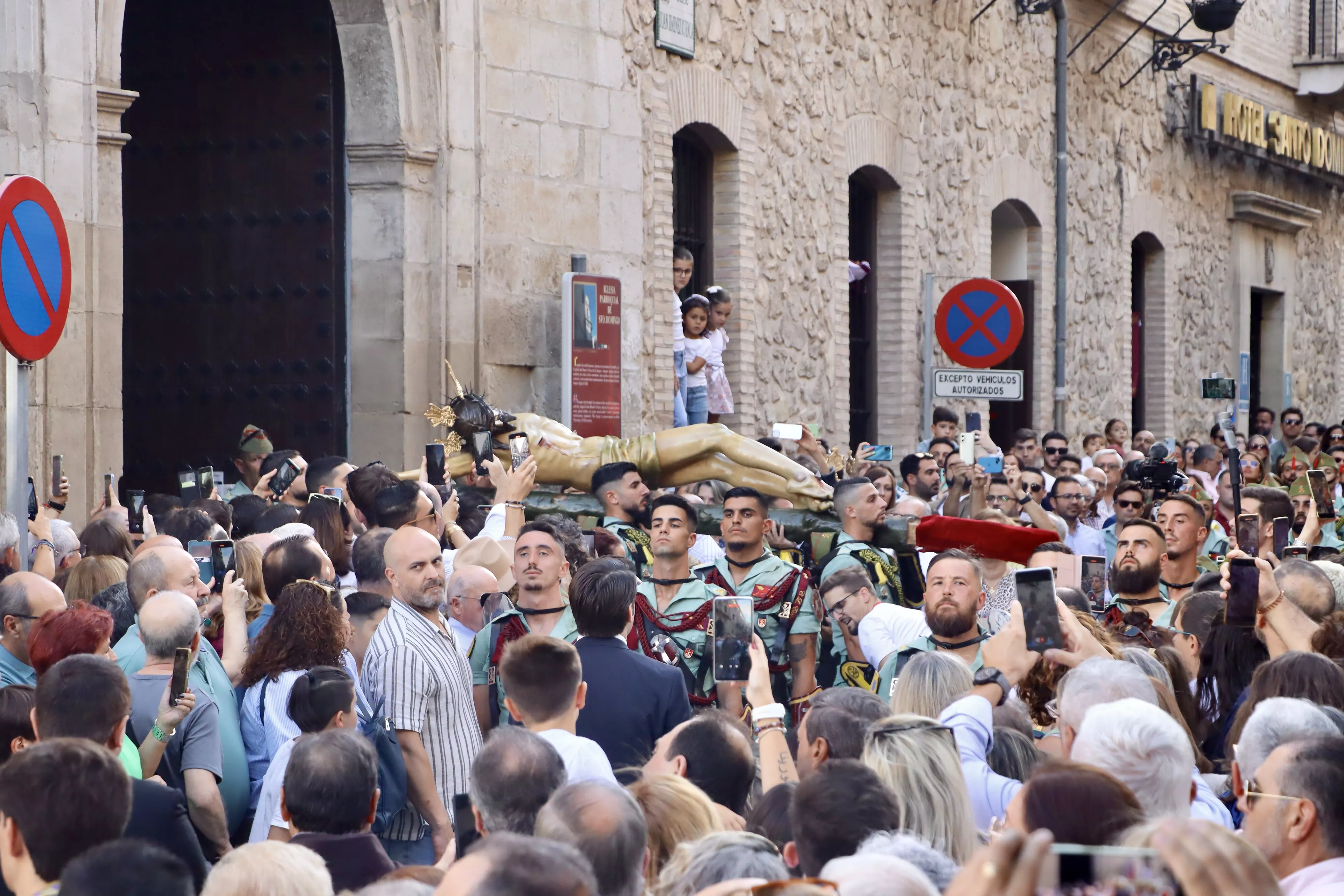 Traslado del Cristo de la Sangre, acompañado por el Tercio Duque de Alba, 2º de la Legión Traslado del Cristo de la Sangre, acompañado por el Tercio Duque de Alba, 2º de la Legión
