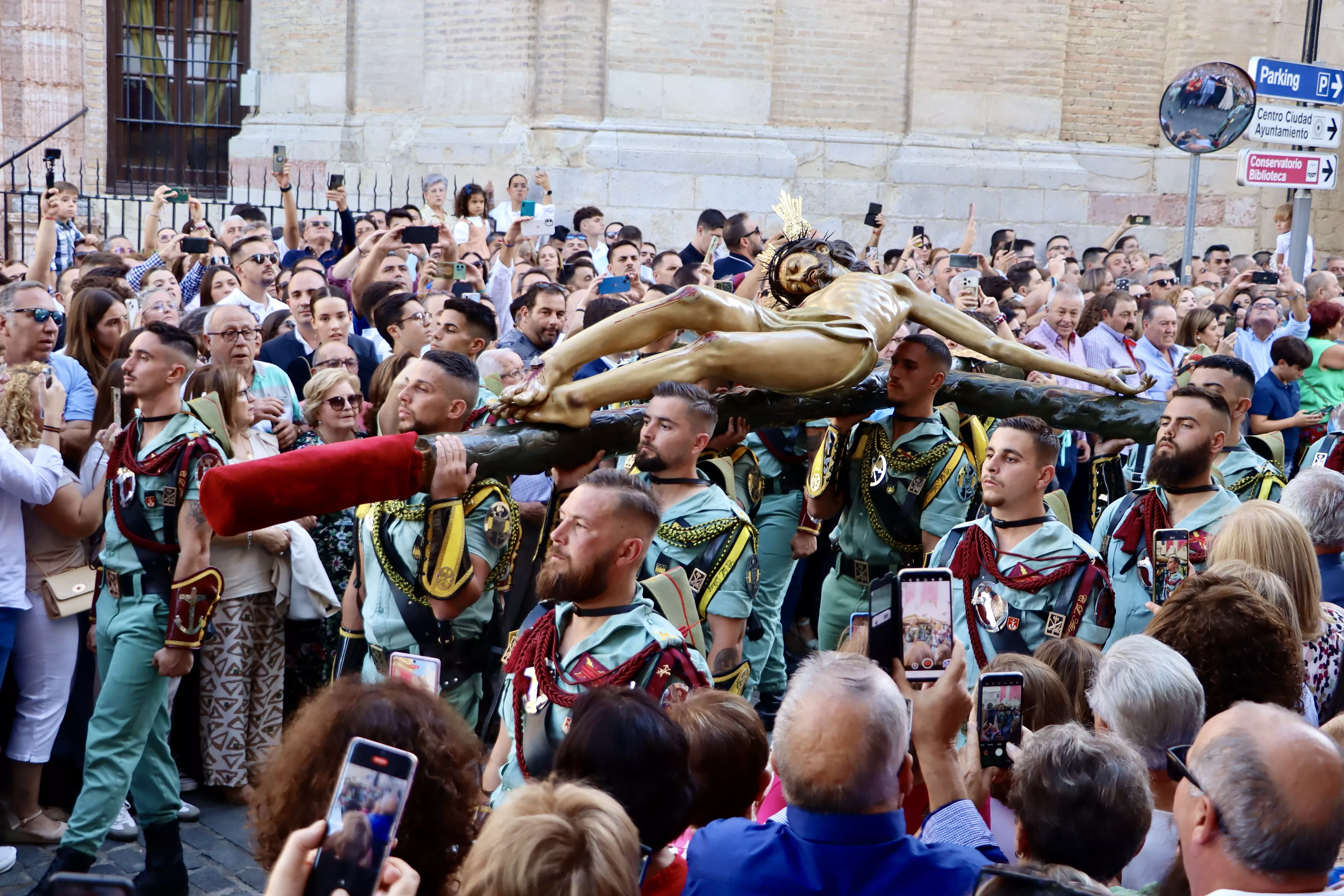 Traslado del Cristo de la Sangre, acompañado por el Tercio Duque de Alba, 2º de la Legión Traslado del Cristo de la Sangre, acompañado por el Tercio Duque de Alba, 2º de la Legión