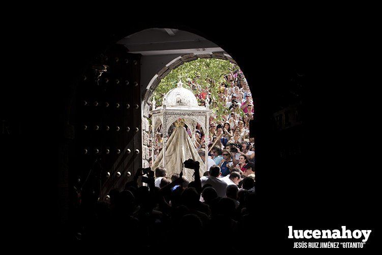 Los egabrenses se vuelcan con la Virgen de la Sierra en la 'Bajá'. Fotos de Jesús Ruiz 'Gitanito'