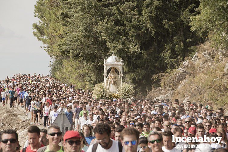 Los egabrenses se vuelcan con la Virgen de la Sierra en la 'Bajá'. Fotos de Jesús Ruiz 'Gitanito' Los egabrenses se vuelcan con la Virgen de la Sierra en la 'Bajá'. Fotos de Jesús Ruiz 'Gitanito'