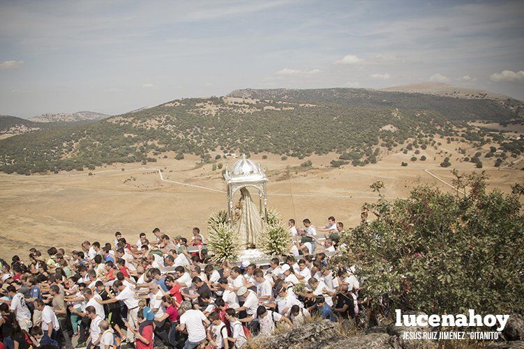 Los egabrenses se vuelcan con la Virgen de la Sierra en la 'Bajá'. Fotos de Jesús Ruiz 'Gitanito'