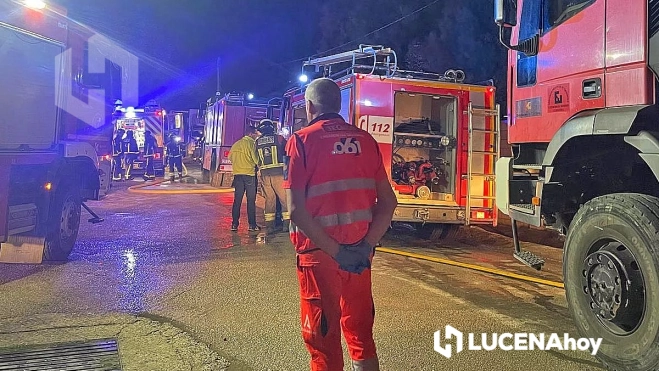 Incendio de una nave de atracciones feriales en Lucena Incendio de una nave de atracciones feriales en Lucena
