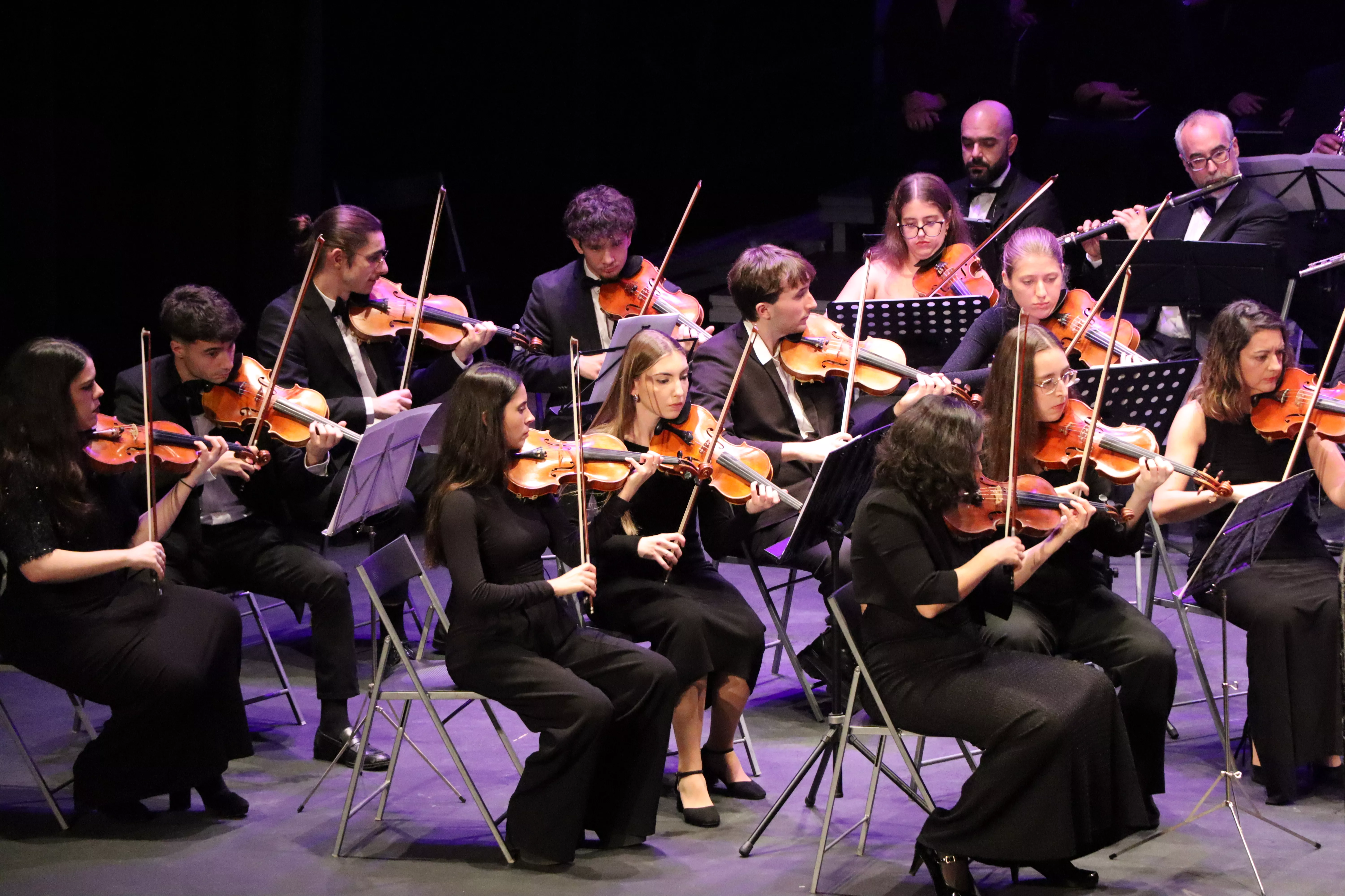 Concierto extraordinario “La Novena Sinfonía de Beethoven” en el Auditorio Municipal "Manuel Lara Cantizani" Concierto extraordinario “La Novena Sinfonía de Beethoven” en el Auditorio Municipal "Manuel Lara Cantizani"