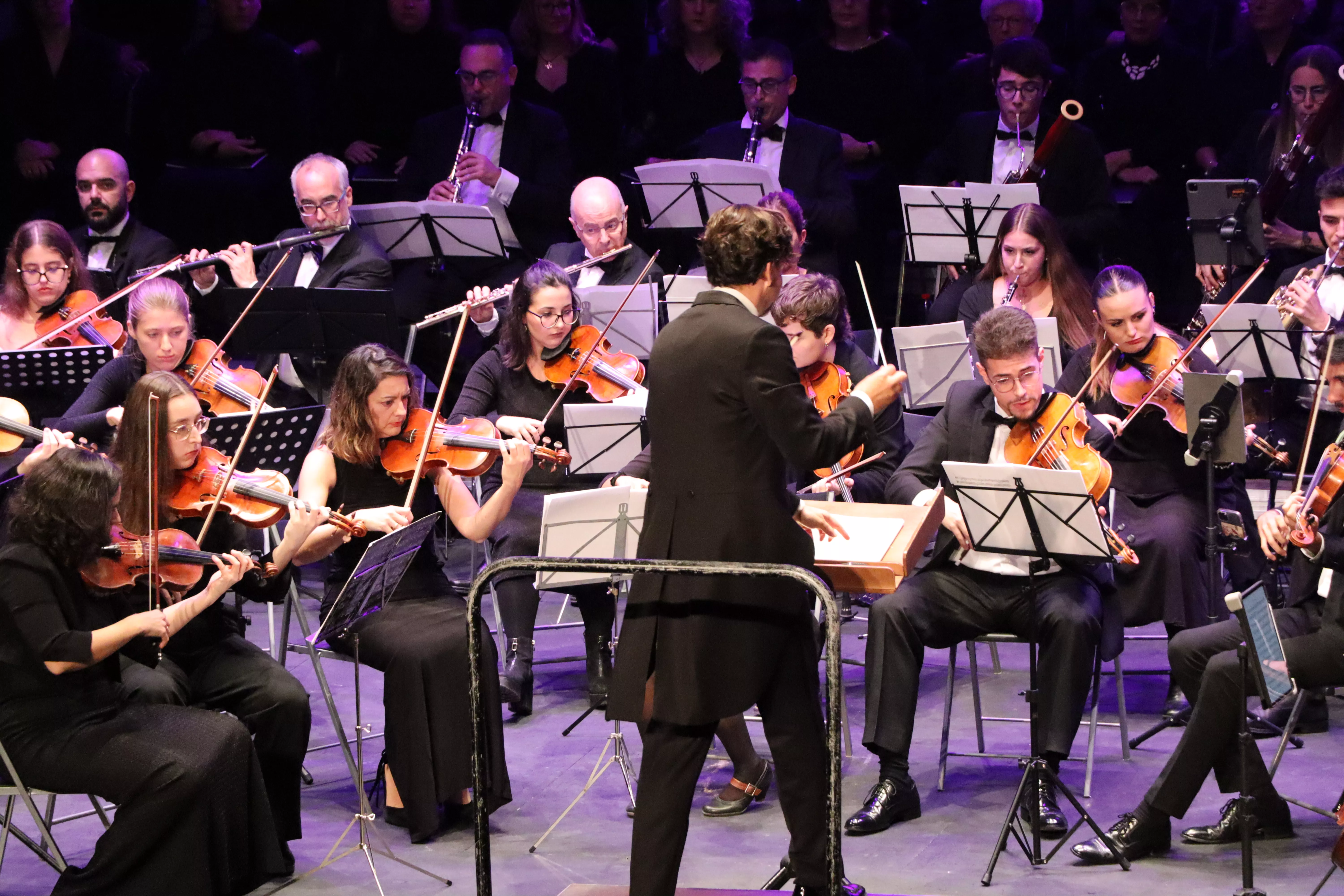 Concierto extraordinario “La Novena Sinfonía de Beethoven” en el Auditorio Municipal "Manuel Lara Cantizani" Concierto extraordinario “La Novena Sinfonía de Beethoven” en el Auditorio Municipal "Manuel Lara Cantizani"