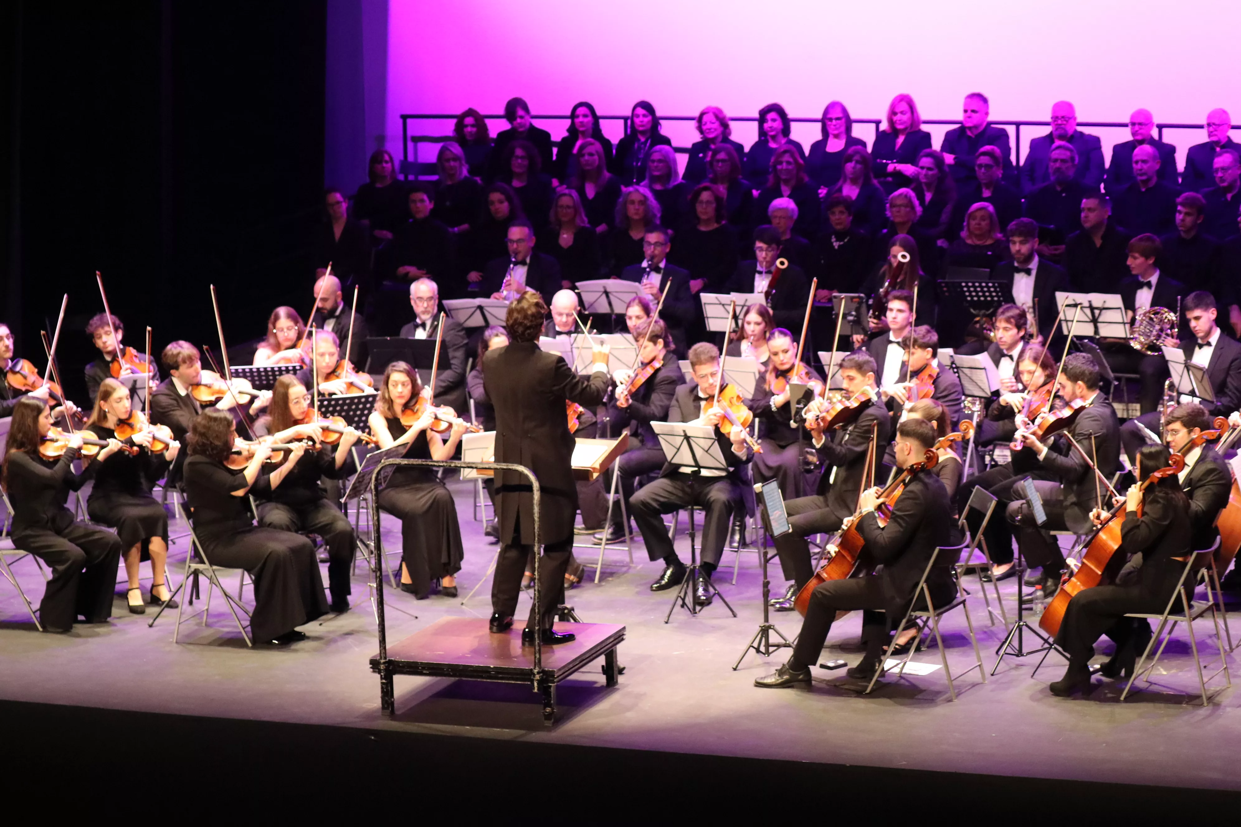 Concierto extraordinario “La Novena Sinfonía de Beethoven” en el Auditorio Municipal "Manuel Lara Cantizani" Concierto extraordinario “La Novena Sinfonía de Beethoven” en el Auditorio Municipal "Manuel Lara Cantizani"