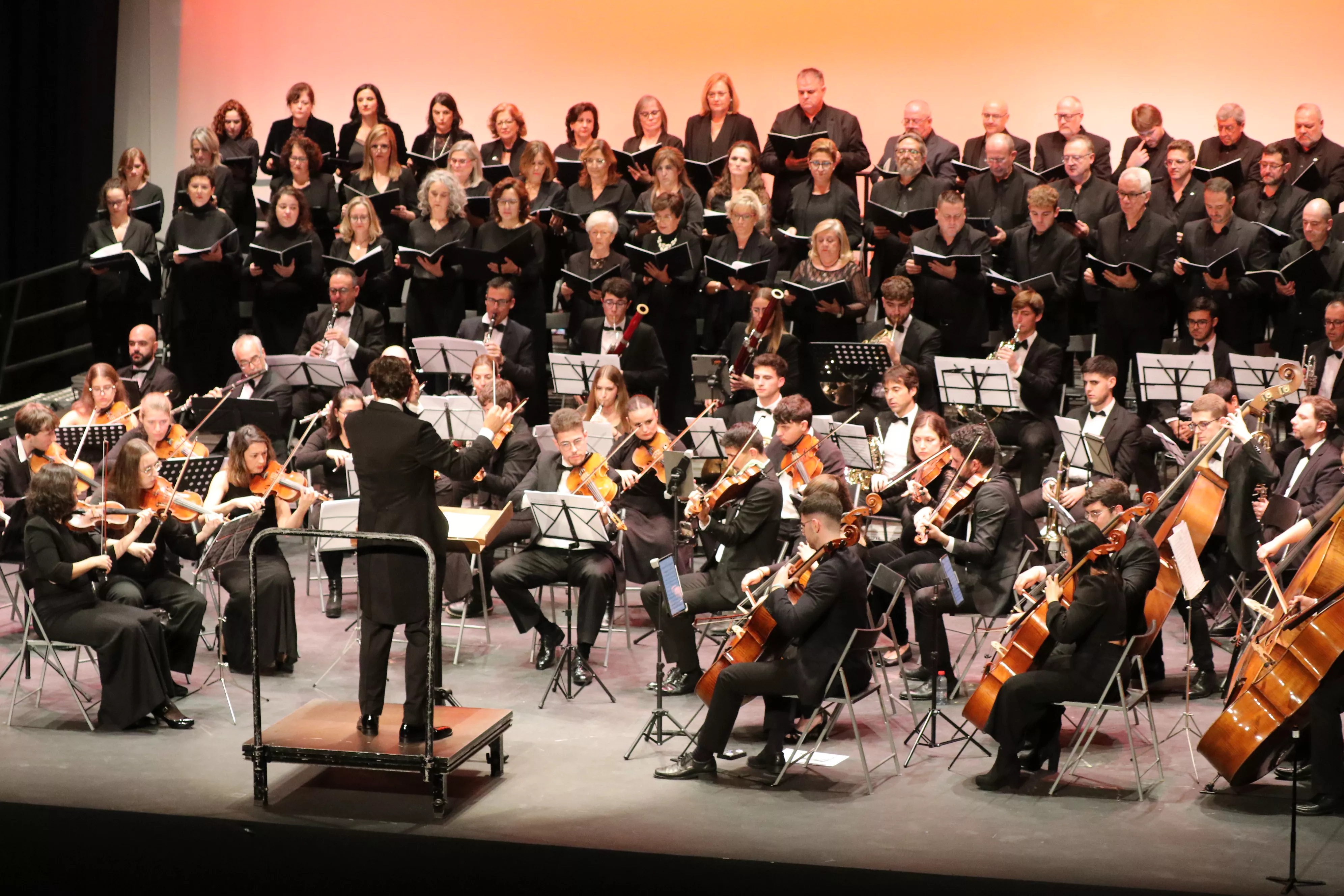 Concierto extraordinario “La Novena Sinfonía de Beethoven” en el Auditorio Municipal "Manuel Lara Cantizani" Concierto extraordinario “La Novena Sinfonía de Beethoven” en el Auditorio Municipal "Manuel Lara Cantizani"