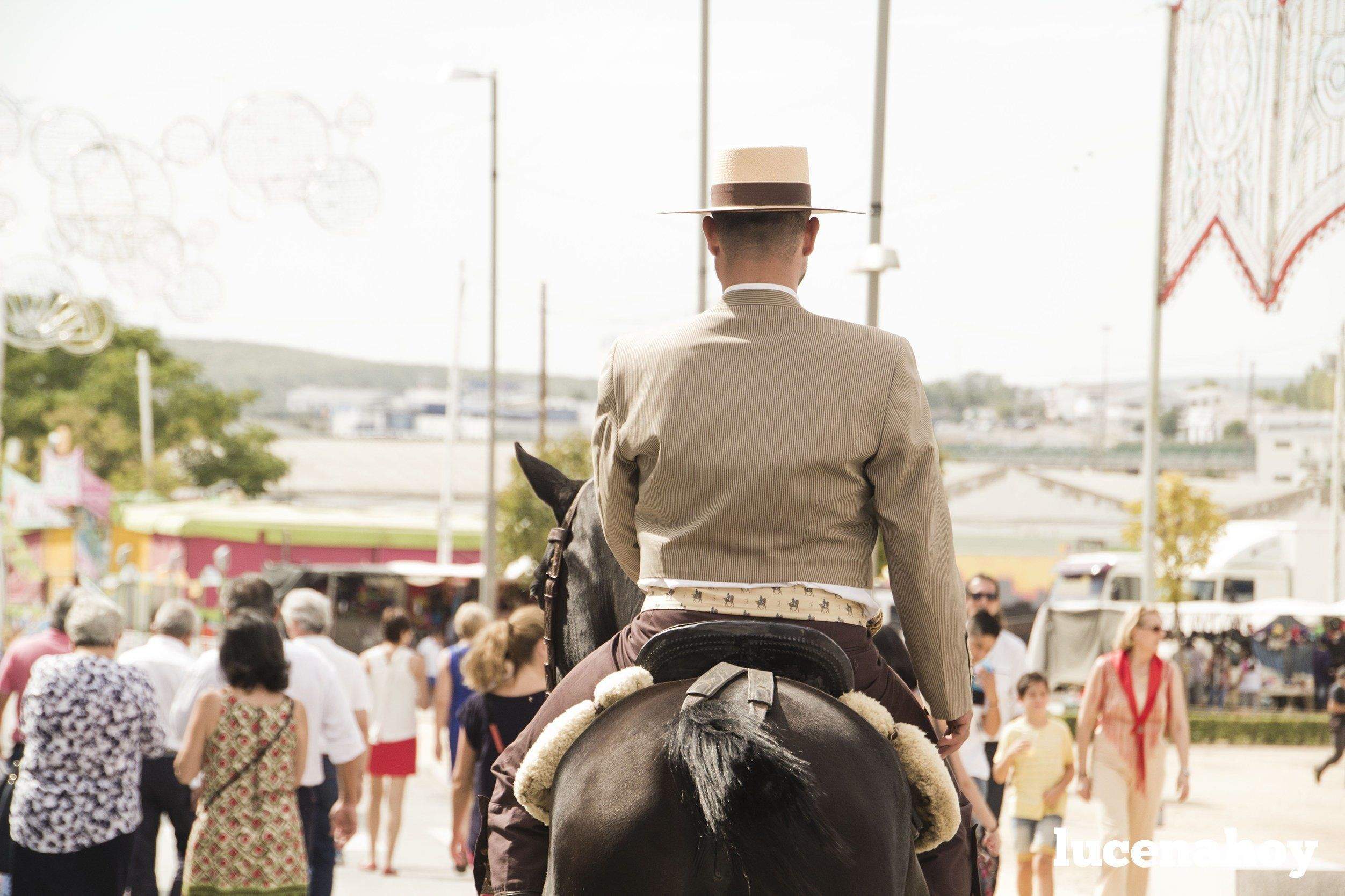 ¡Y nos vamos a la feria!. Un recorrido por el Real de la mano del fotógrafo Jesús Ruiz 'Gitanito' ¡Y nos vamos a la feria!. Un recorrido por el Real de la mano del fotógrafo Jesús Ruiz 'Gitanito'