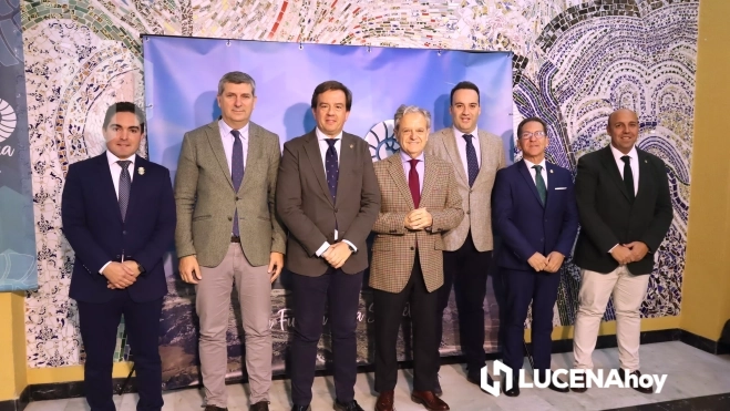 De izquierda a derecha: alcalde de Encinas Reales, Gabriel Prieto; Francisco Acosta, delegado de Agricultura de la Junta; Aurelio Fernández, presidente GDR y alcalde de Lucena; presidente de la Diputación de Córdoba, Salvador Fuentes; presidente de la Mancomunidad y alcalde de Priego, Juan Ramón Valdivia; Francisco Casas, primer teniente alcalde de Cabra y David Ruiz, alcalde de Rute. De izquierda a derecha: alcalde de Encinas Reales, Gabriel Prieto; Francisco Acosta, delegado de Agricultura de la Junta; Aurelio Fernández, presidente GDR y alcalde de Lucena; presidente de la Diputación de Córdoba, Salvador Fuentes; presidente de la Mancomunidad y alcalde de Priego, Juan Ramón Valdivia; Francisco Casas, primer teniente alcalde de Cabra y David Ruiz, alcalde de Rute.
