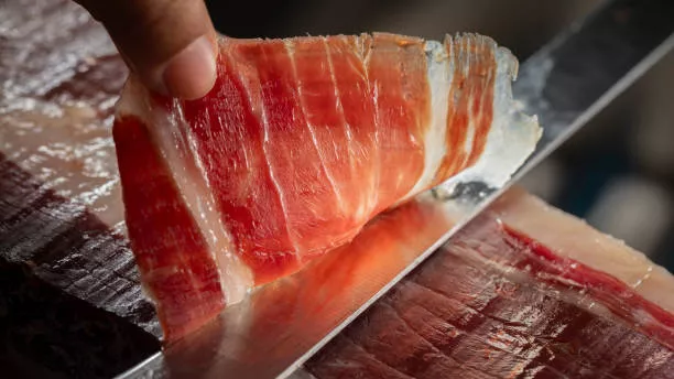 Seleccionar un buen jamón es clave para las próximas comidas de Navidad