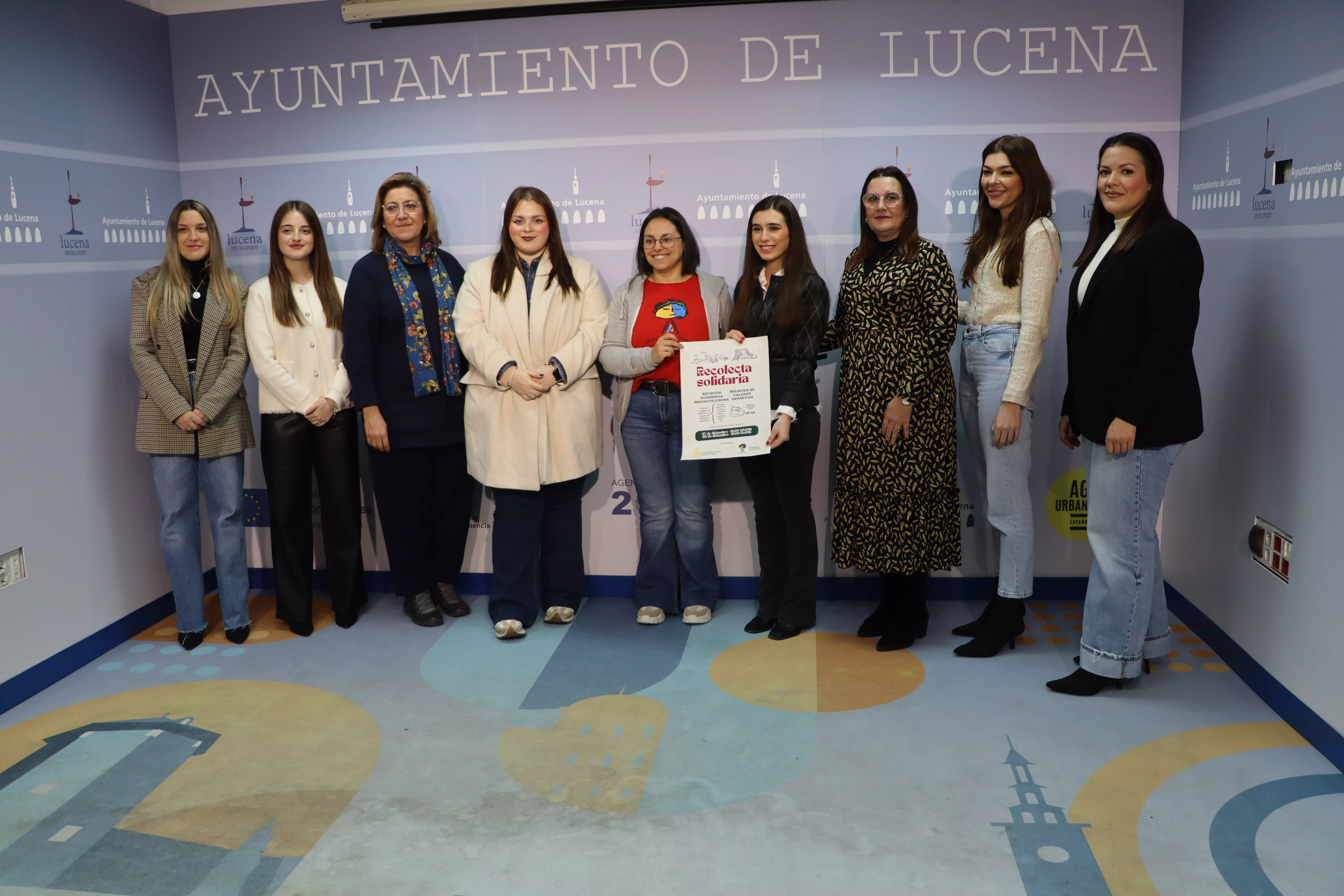Presentación de la campaña de recogida de calzado deportivo y dinero para la fundación Acuarela de Barrios