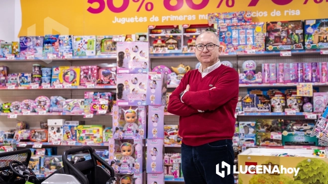 Vicente Briones, gerente de Toy Planet Lucena Vicente Briones, gerente de Toy Planet Lucena