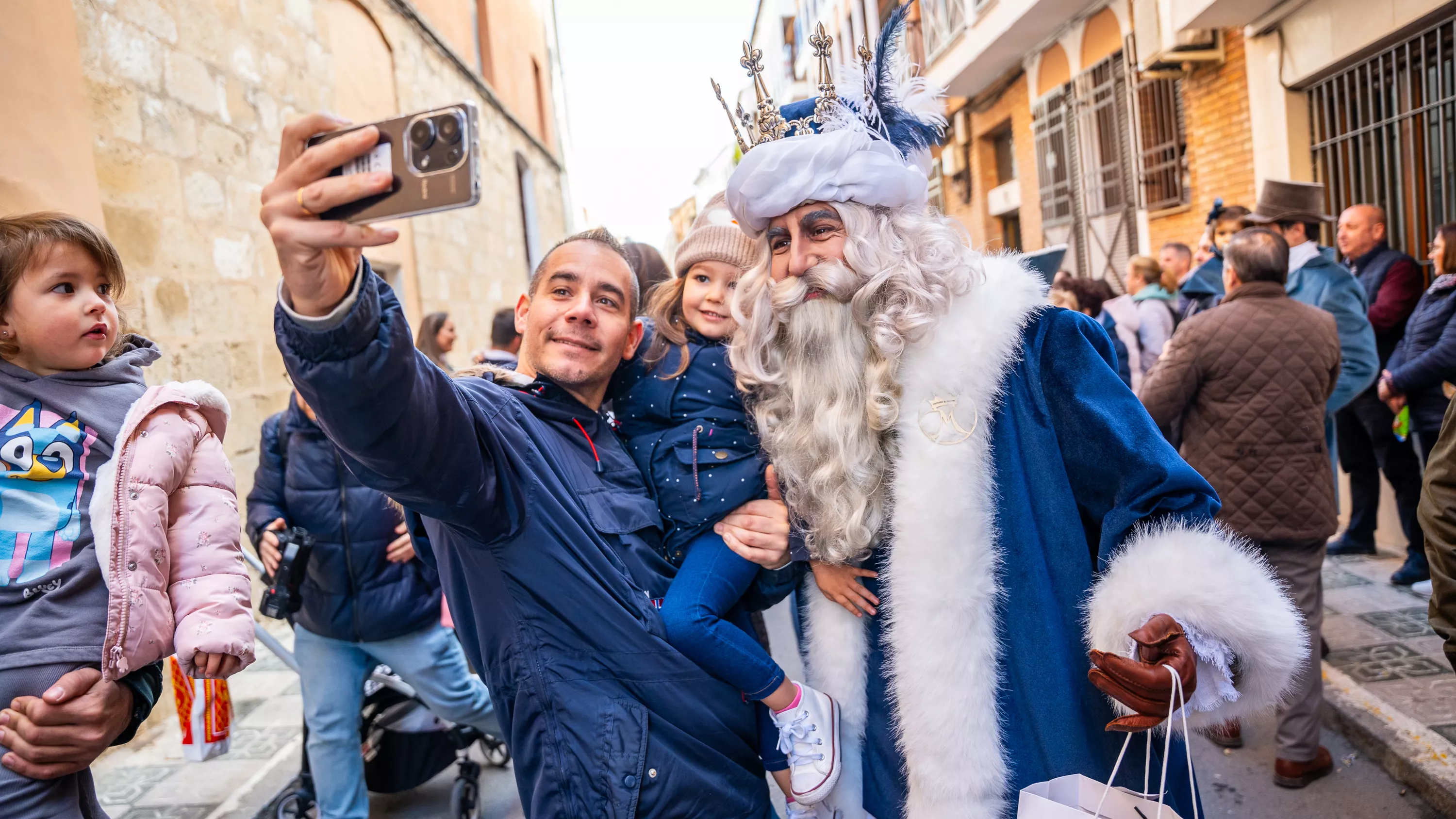 Los Reyes Magos ya están en Lucena: Visita a Amara Los Reyes Magos ya están en Lucena: Visita a Amara
