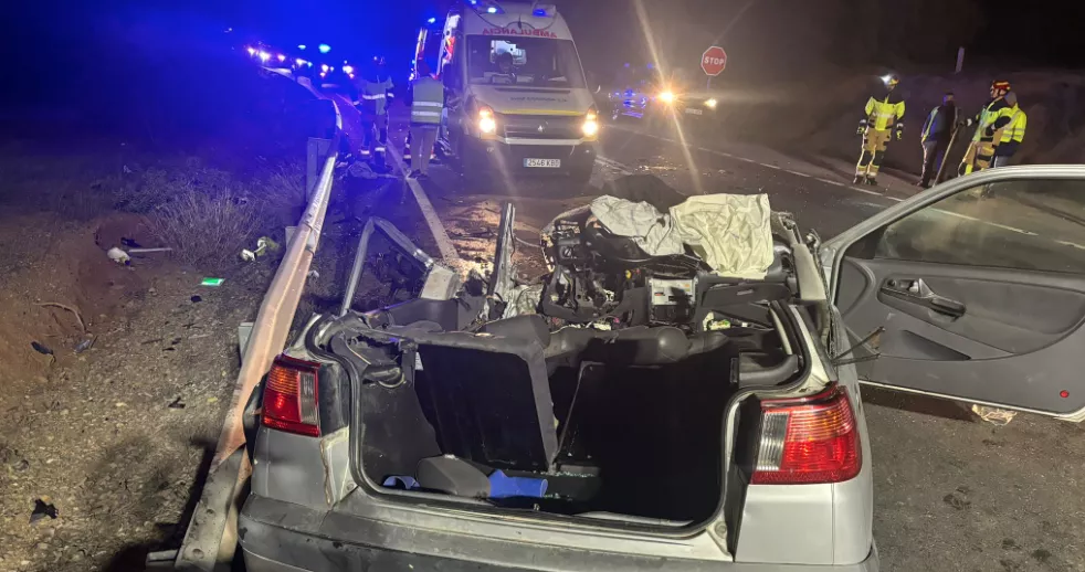Estado en el que ha quedado uno de los vehículos siniestrados en este grave accidente de tráfico
