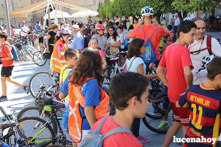 Doscientos escolares ponen la nota de color en el "Día sin coche"