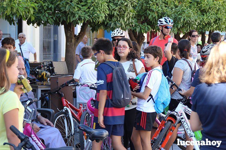 Doscientos escolares ponen la nota de color en el "Día sin coche"