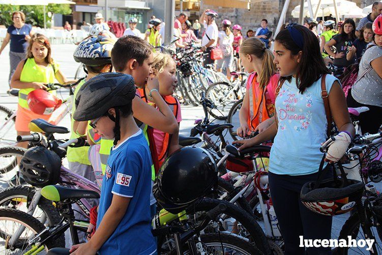 Doscientos escolares ponen la nota de color en el "Día sin coche"