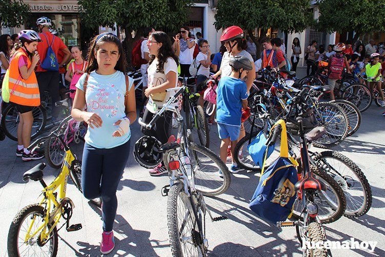 Doscientos escolares ponen la nota de color en el "Día sin coche"