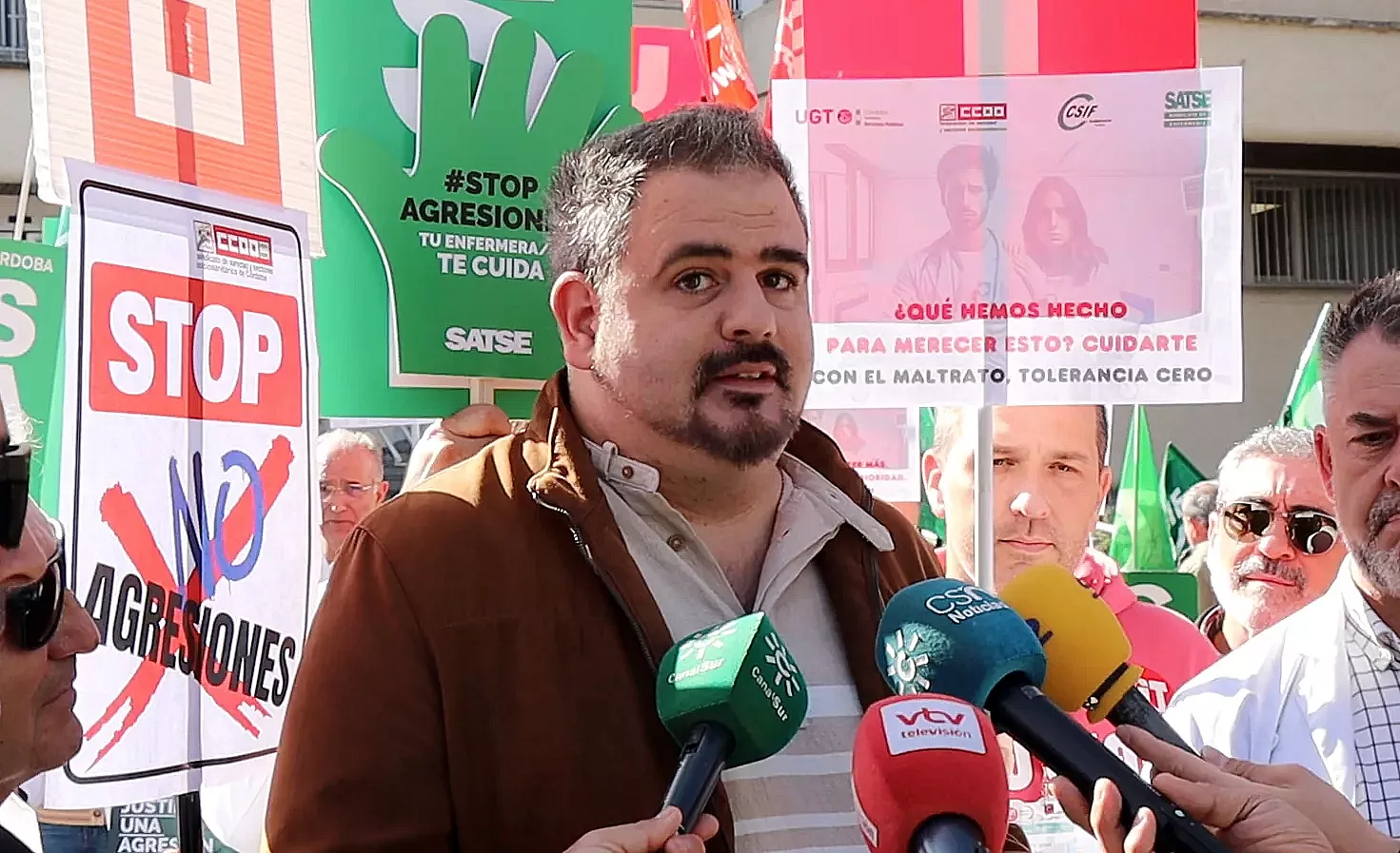 Javier Morales, portavoz de la Mesa de Unidad, durante la atención a los medios esta mañana