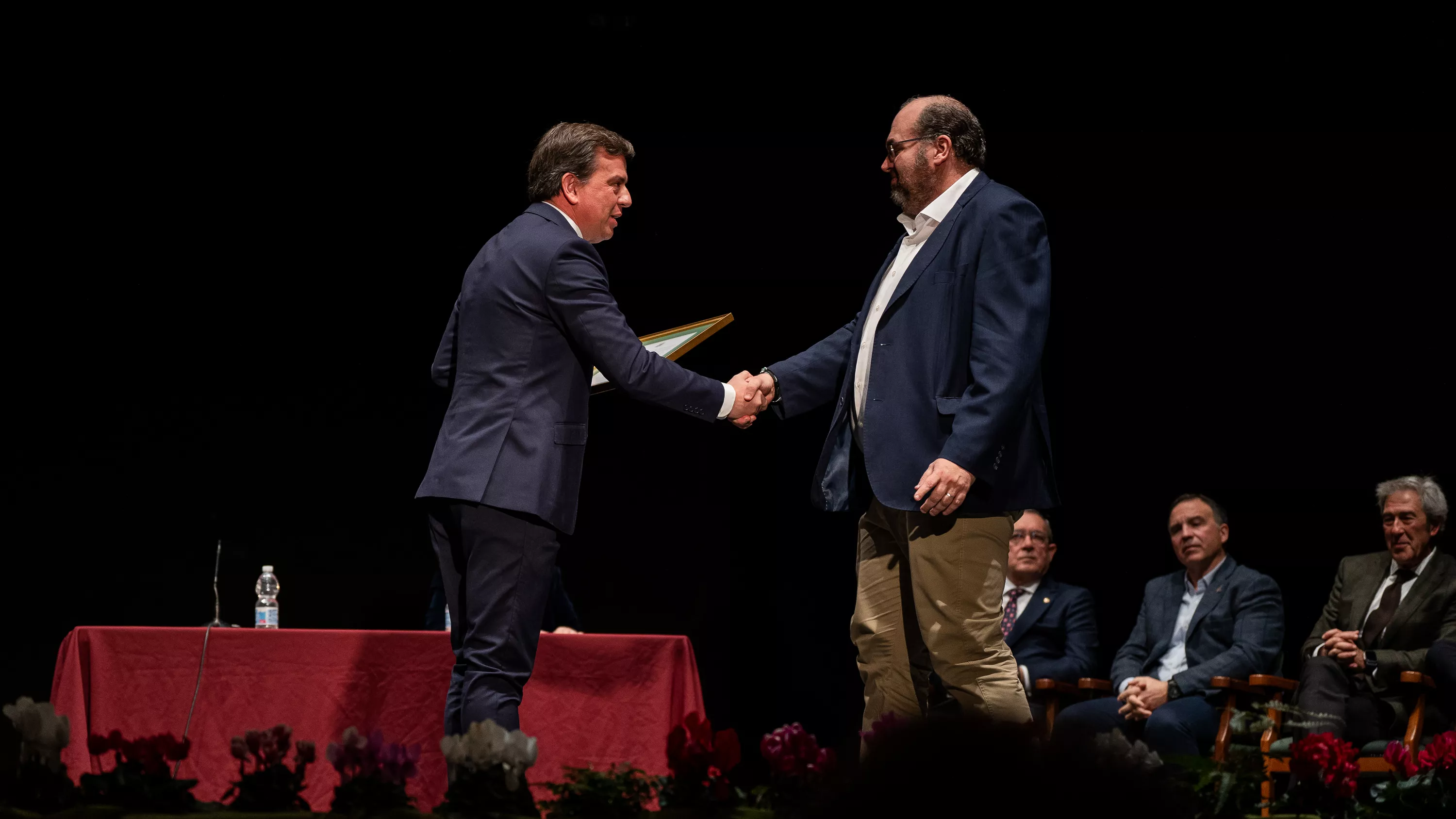 28F Entrega de Banderas 2025 (25)