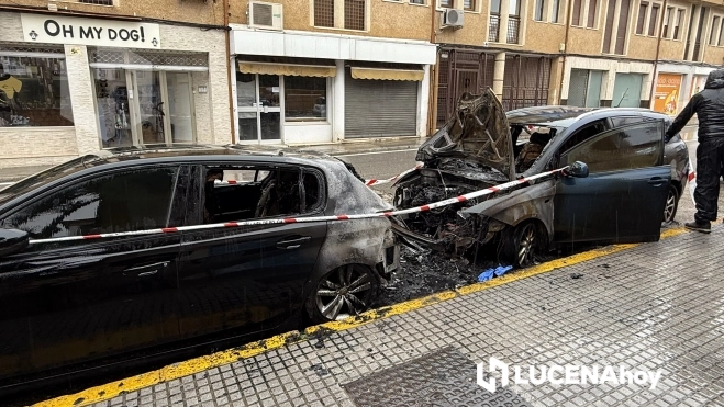 Los dos vehículos siniestrados en la calle Hoya del Molino Los dos vehículos siniestrados en la calle Hoya del Molino