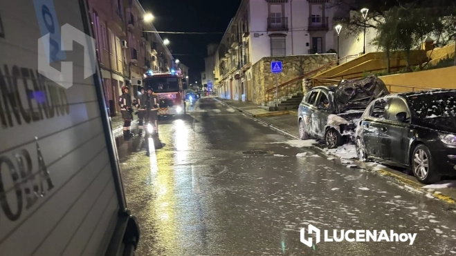 Un momento de los trabajos de extinción del incendio Un momento de los trabajos de extinción del incendio