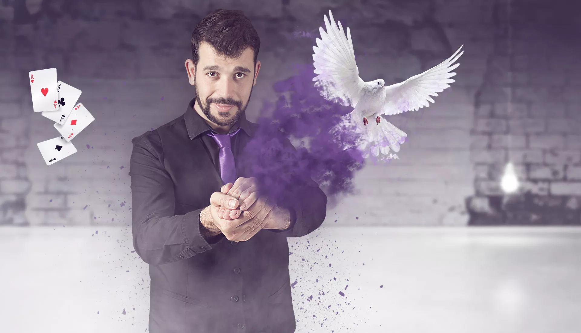 El mago y monologuista Andrés Madruga presentará este viernes, 21 de marzo, en el Palacio Erisana de Lucena su espectáculo “El Embaucador"
