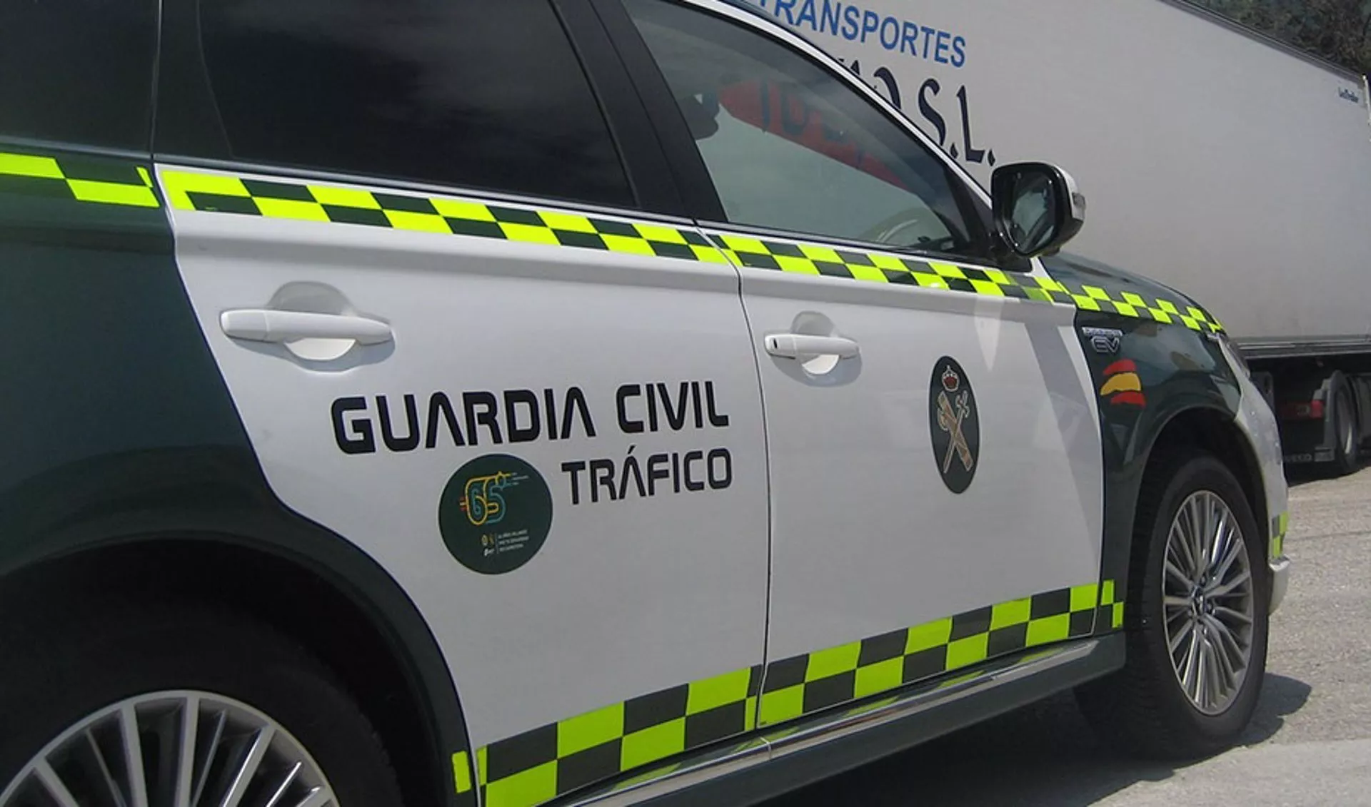 Un vehículo de la Guardia Civil de Tráfico. Archivo